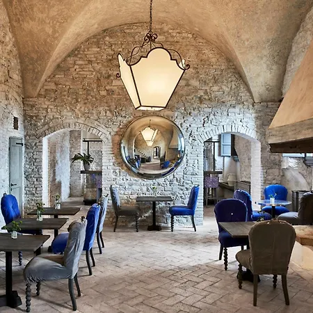 Hotel Castello Del Nero 5*