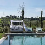 Castello Del Nero فندق 5*
