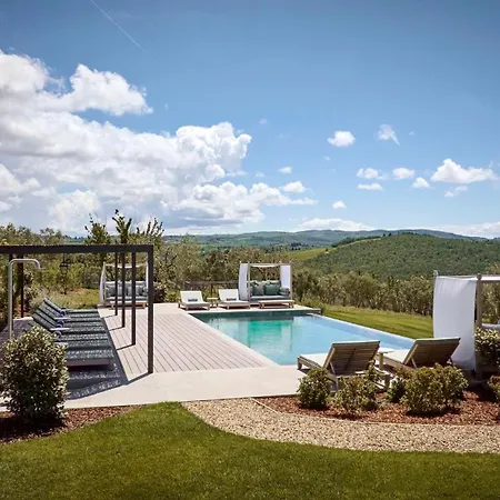 Отель Castello Del Nero 5*